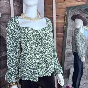 New without tags Boden Tulip Sprig Print Green Floral Women's Top medium 8
